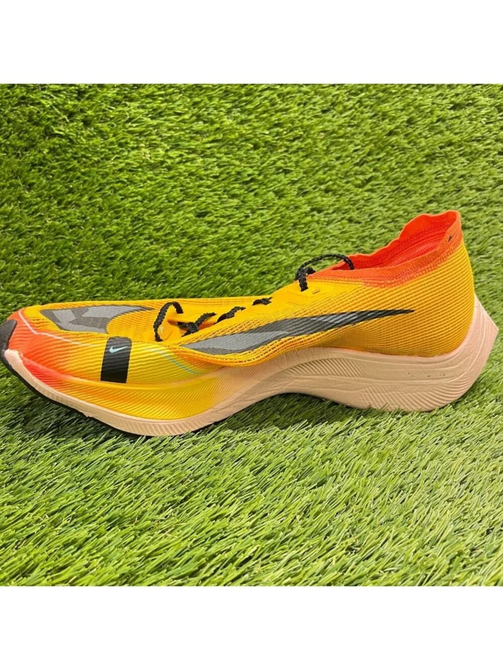 Nike ZoomX Vaporfly Next% 2 Mens Size 11.5 Gold Athletic Running Shoes Sneakers
